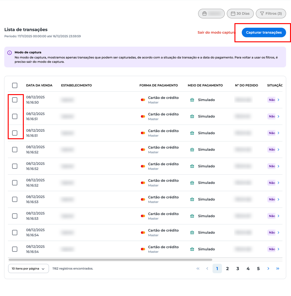 Tela do Portal E-commerce exibindo lista de transações com checkboxes à esquerda e botão azul “Capturar transações” destacado no topo.