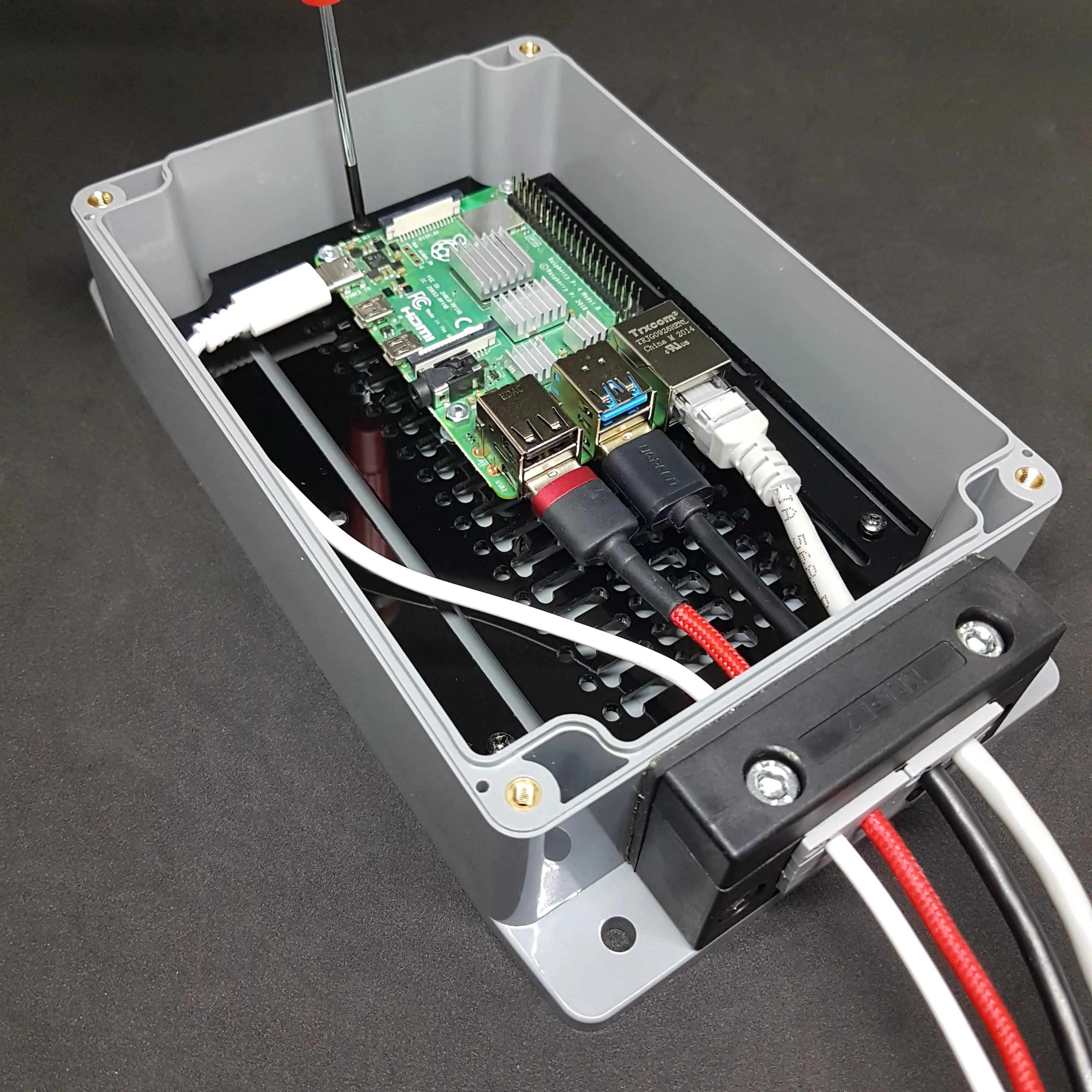 Raspberry Pi IP65 Outdoor Project Enclosure Assembly Instructions